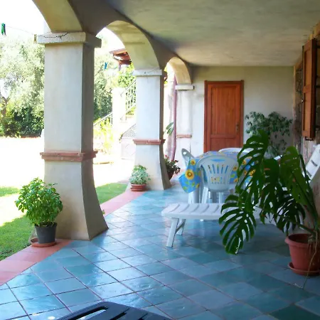 Holiday home Casa Vacanze Orchidea Con Giardino *