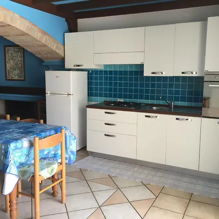 Holiday home Casa Vacanze Orchidea Con Giardino *